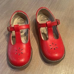 FootMates red leather shoes